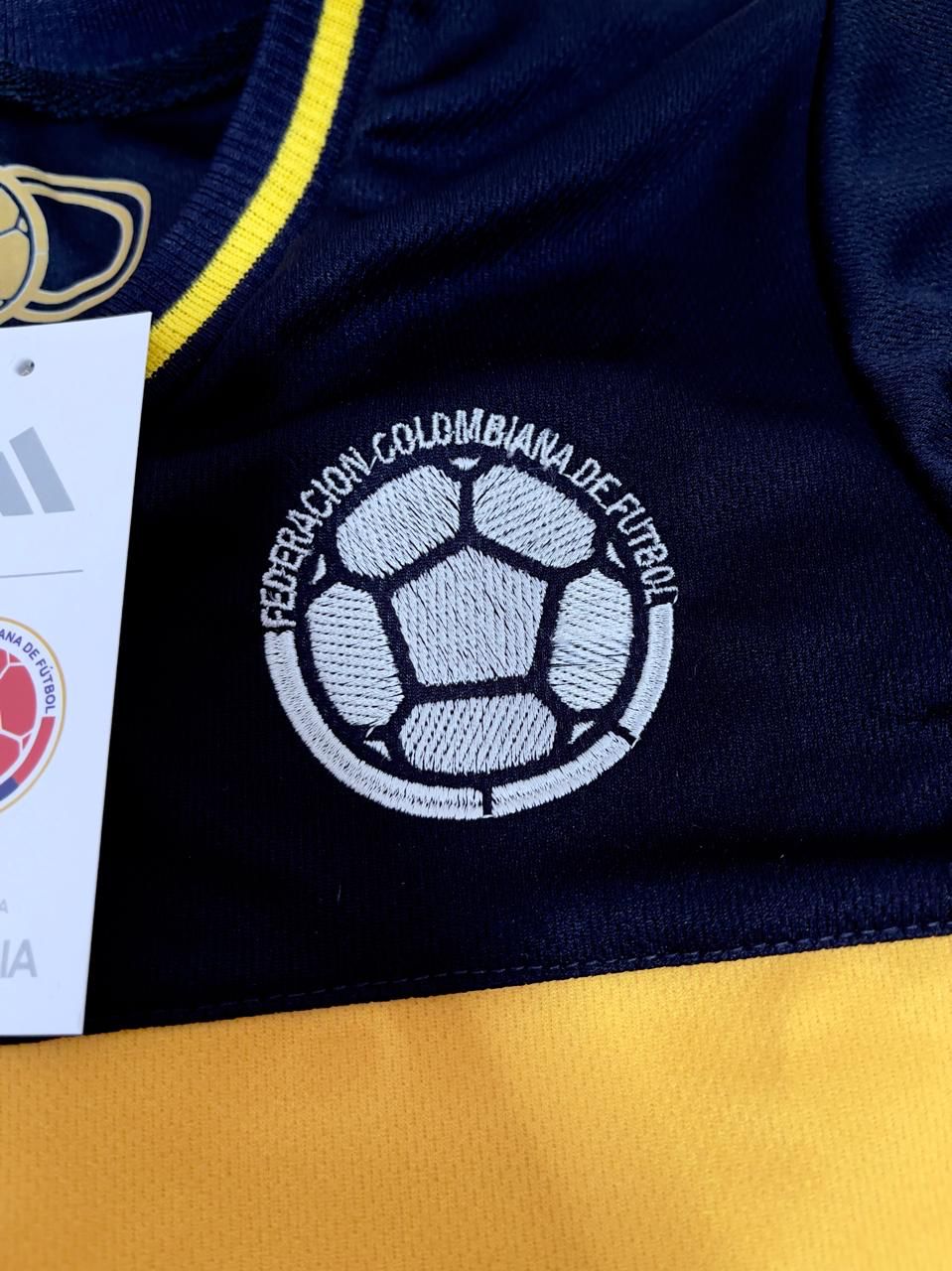Camisa Negra Colombia 100 Años